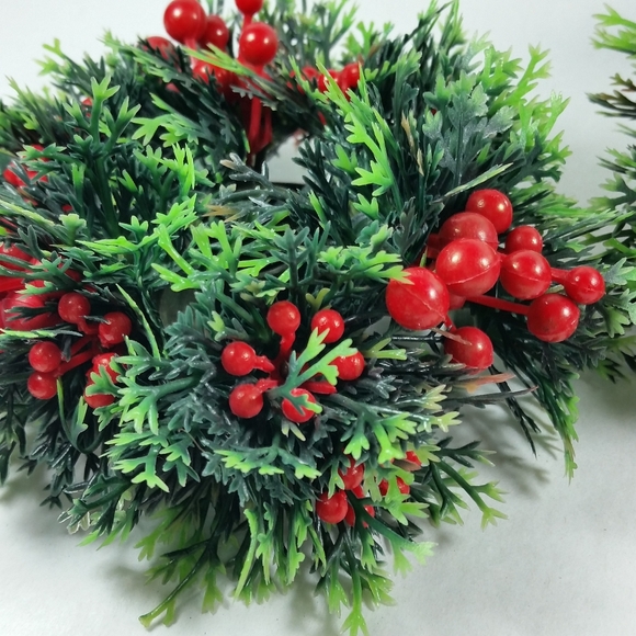 2 Plastic Christmas CANDLE HOLDERS Ring Wreath Berries Evergreen Greenery 5" - Picture 6 of 13